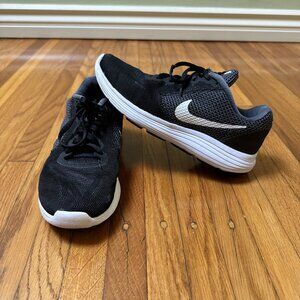 Nike Running Shoes Black/Grey Size 6.5